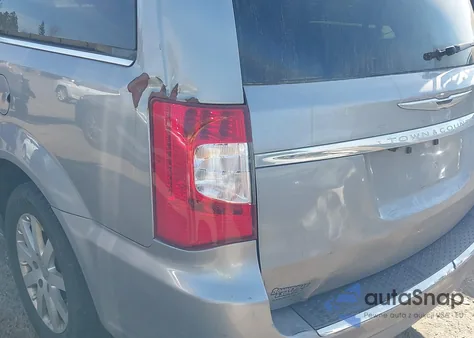 2015 Chrysler Town & Country Touring z USA, uszkodzony, nr VIN 2C4RC1BG0FR529025